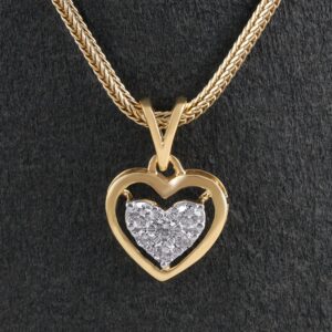 18kt heart shaped diamond pendant