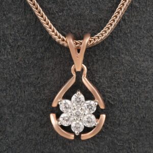 18kt flower shaped diamond pendant