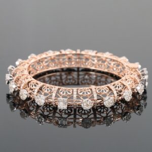 18Kt Gold Unique Diamond Bracelet