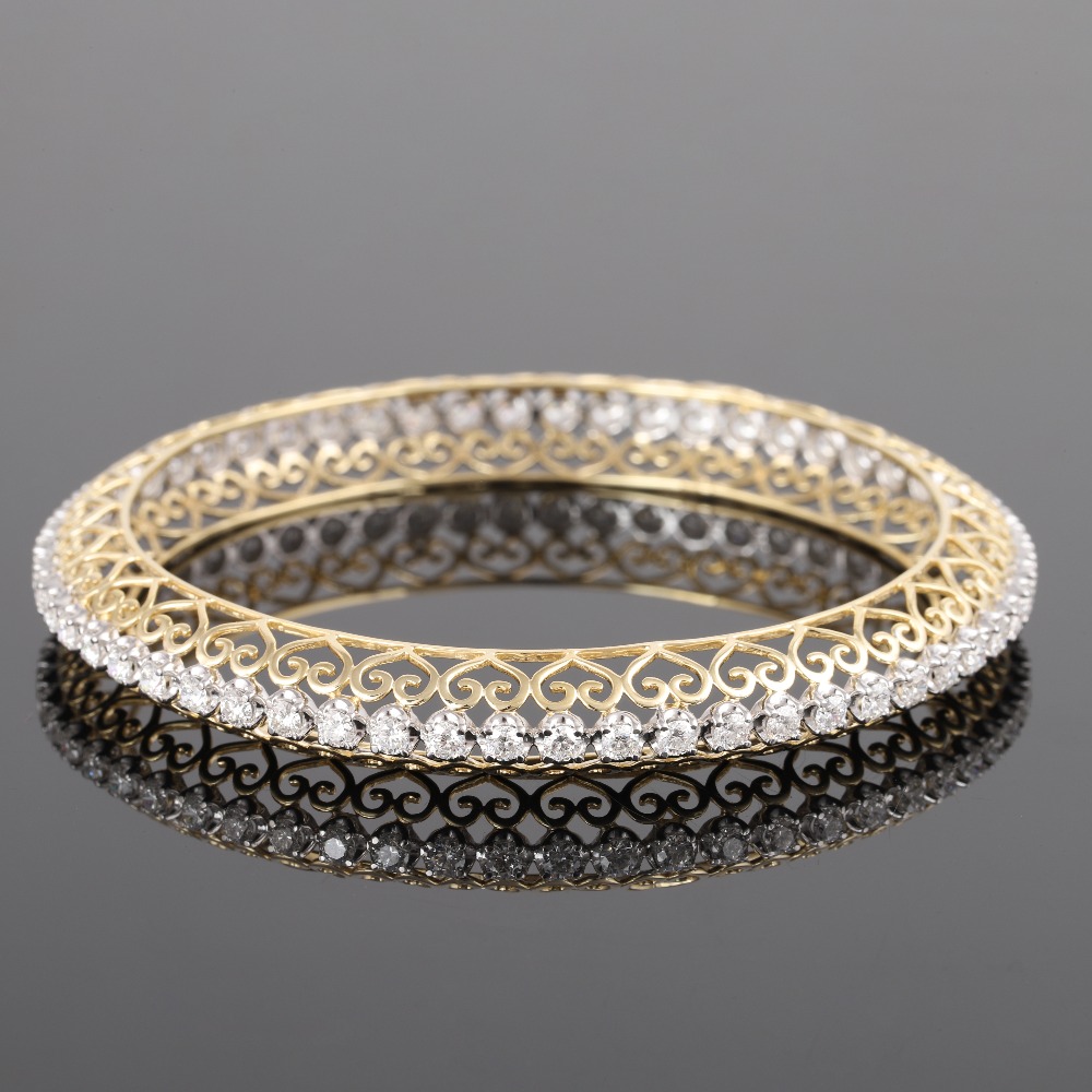 18Kt Gold Dazzling Diamond Bracelet
