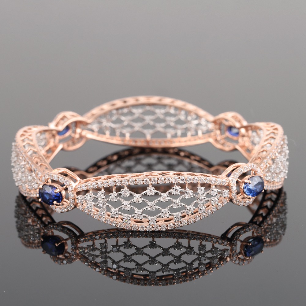 18Kt Gold Trending Diamond Bracelet