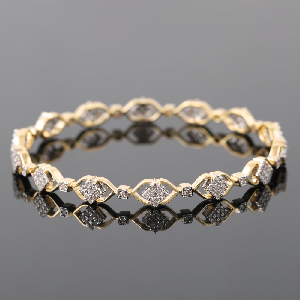 18Kt Gold Fancy Diamond Bracelet