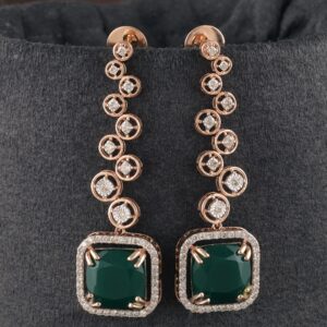 18Kt Gold Designer Diamond Earring