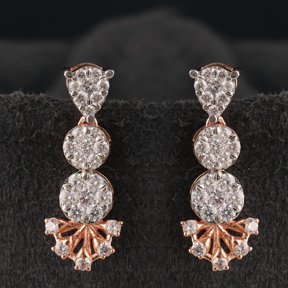 18Kt Gold Trending Diamond Earring