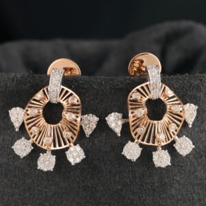 18Kt Gold Trending Diamond Earring