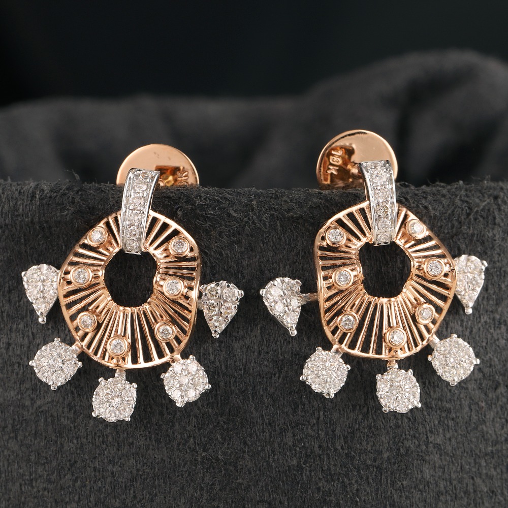 18Kt Gold Trending Diamond Earring