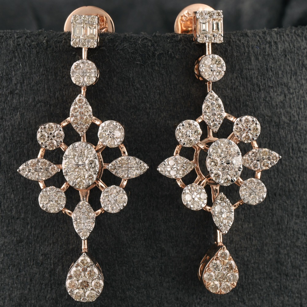 18Kt Gold Daily Wear Diamond Earring