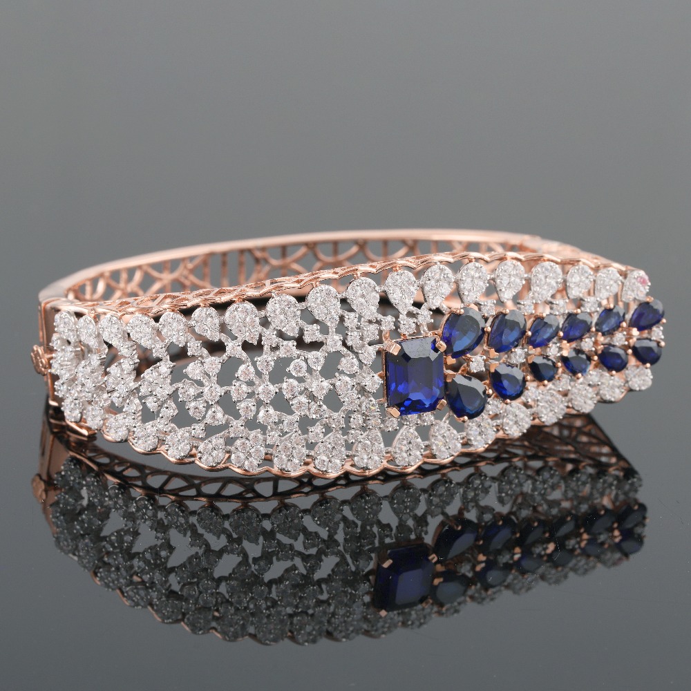 18Kt Gold Classy Diamond Bracelet
