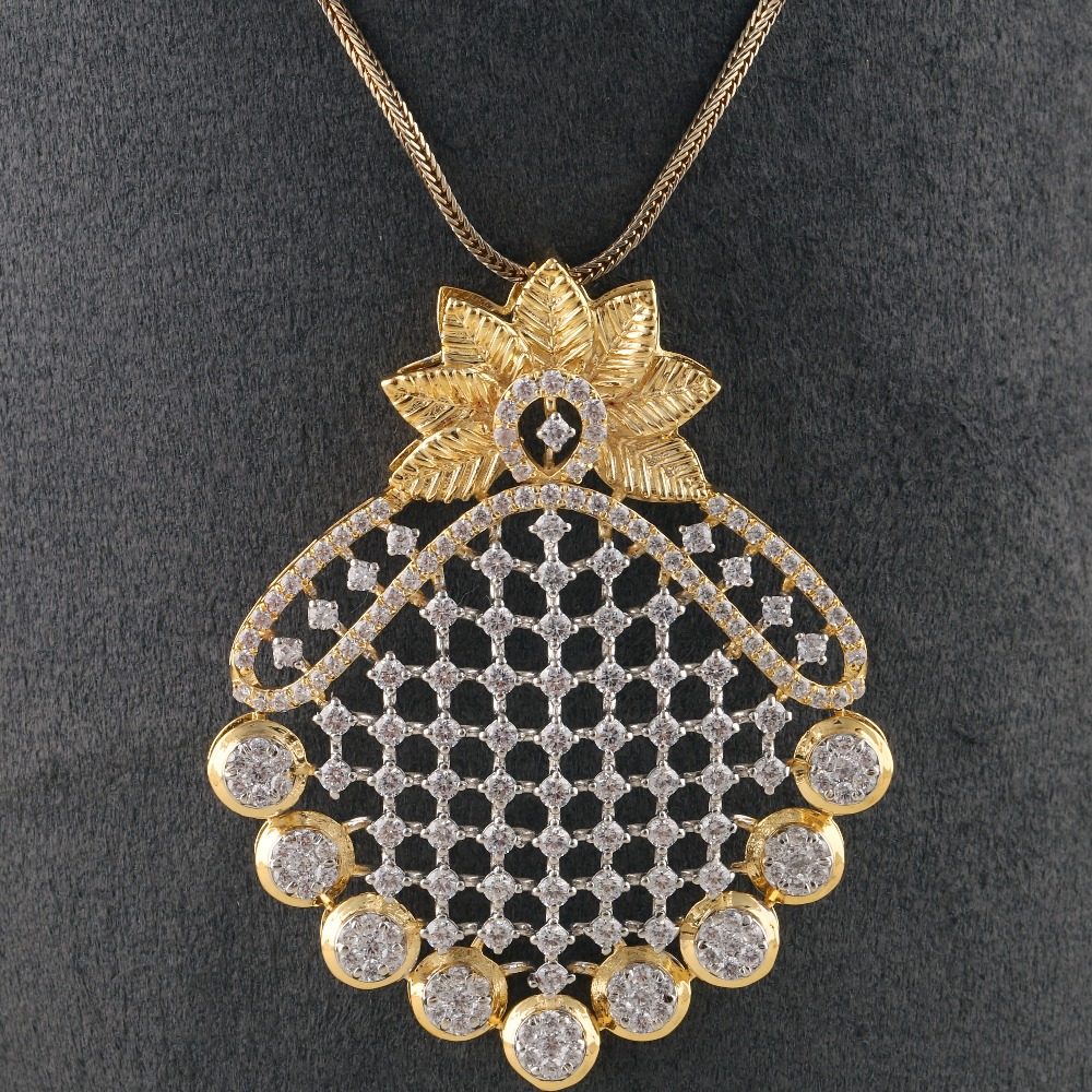 18K Gold Elite Diamond Pendant