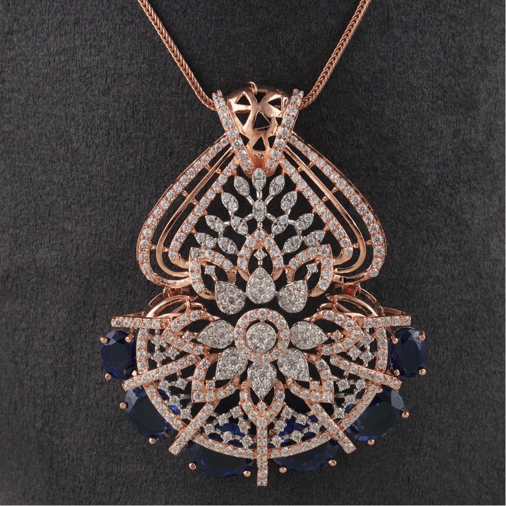 18K Gold Dazzling Diamond Pendant