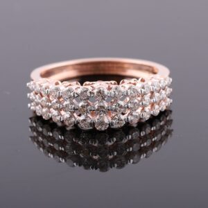 18K Gold Elegant Design Diamond Ring