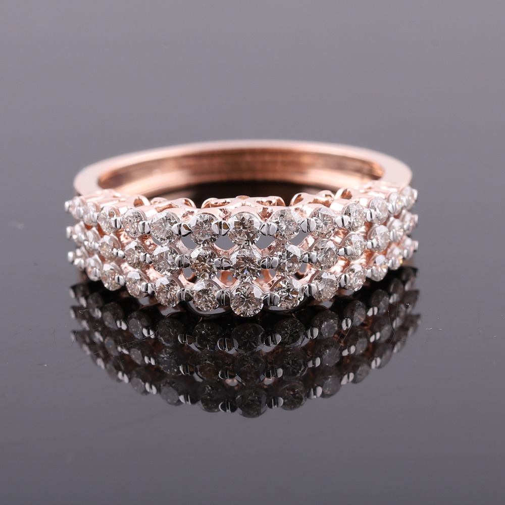 18K Gold Elegant Design Diamond Ring