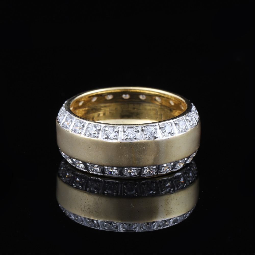 18K Gold Sparkling Diamond Ring