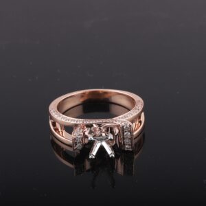 18K Gold Stunning Diamond Ring