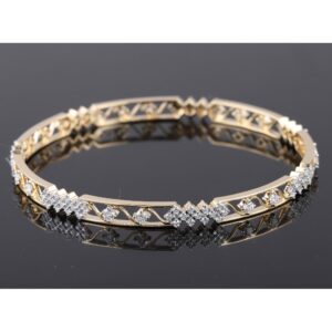 18KT Gold Dazzling Diamond Bangle