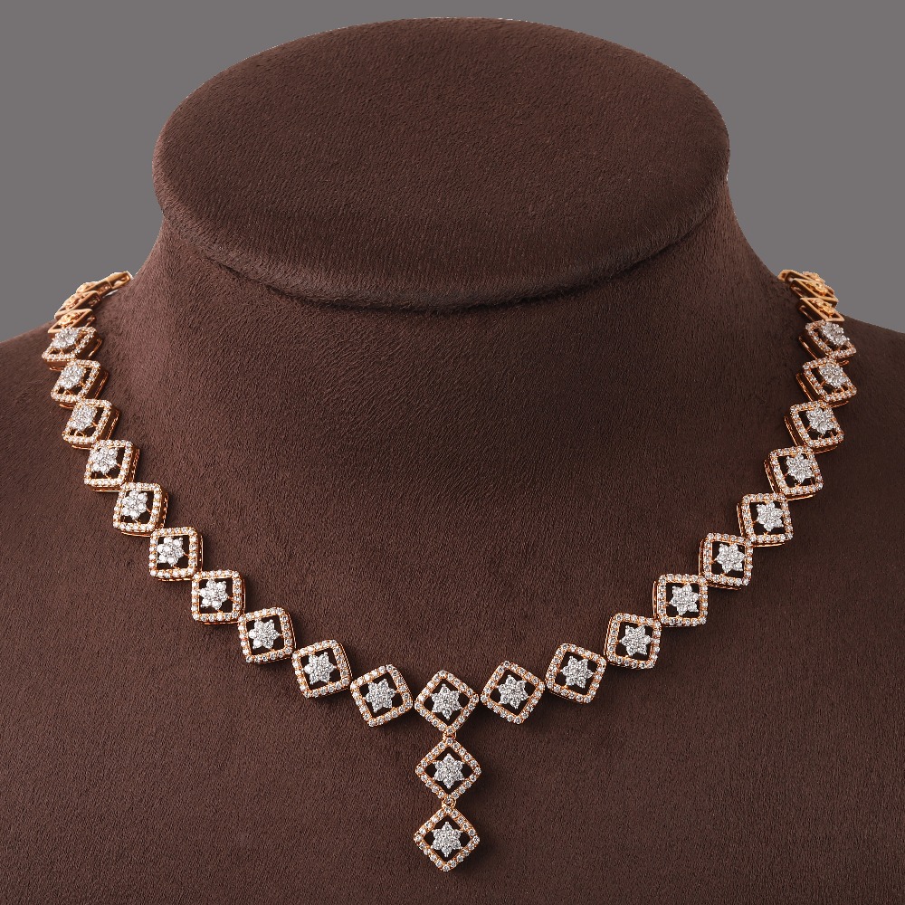 18KT Gold Beautiful Diamond Necklace