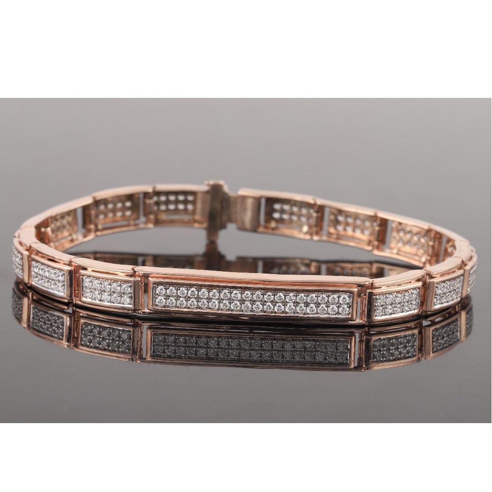 18KT Gold Unique Diamond Bracelet