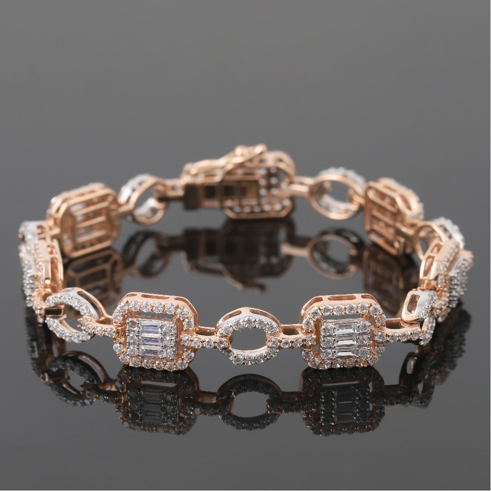 18kt gold designer diamond bracelet