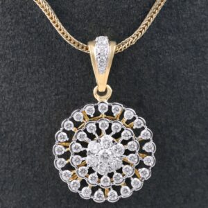 18KT Gold Daily Wear Diamond Pendant Set