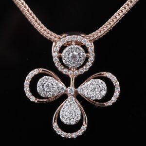 18KT Gold Dazzling Diamond Pendant Set