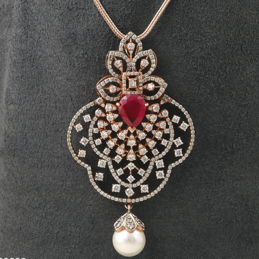 18KT Gold Flair Diamond Pendant Set