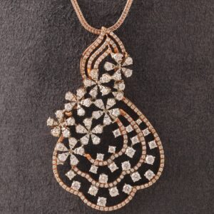 18KT Gold Gorgeous Design Diamond Pendant Set
