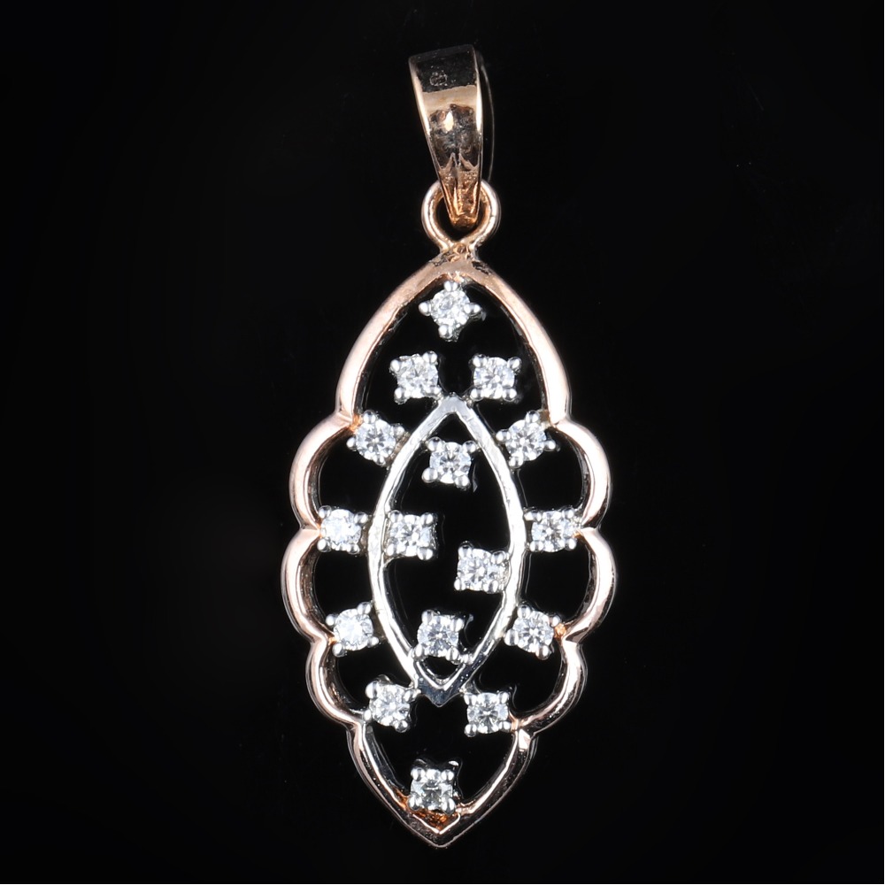 18KT Gold Stylish Diamond Pendant Set