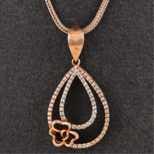 18KT Gold Stunning Diamond Pendant Set