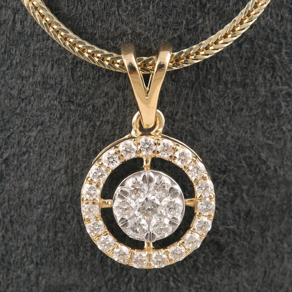 18KT Gold Fancy Diamond Pendant Set