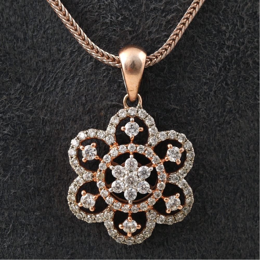 18KT Gold Trending Diamond Pendant Set