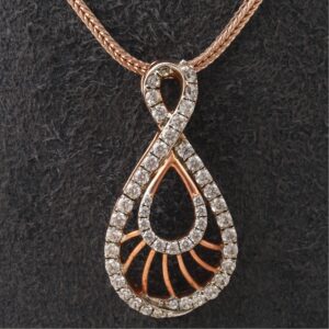 18KT Gold Classic Diamond Pendant Set