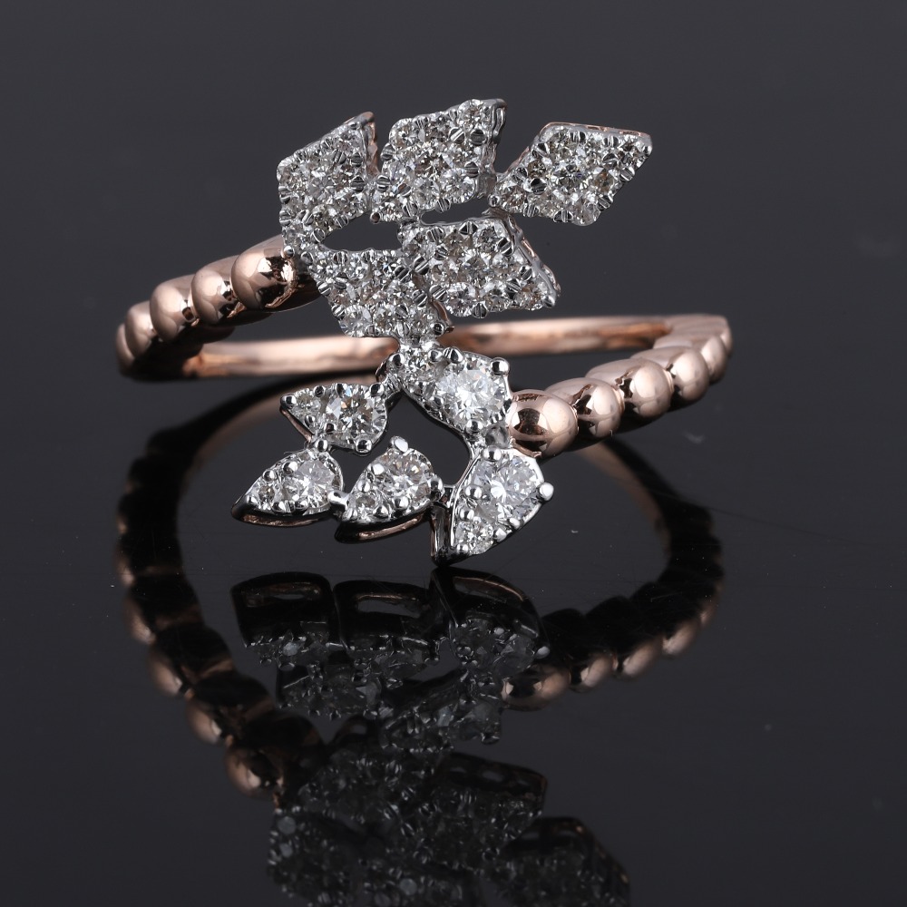 18KT Gold Dazzling Diamond Ring
