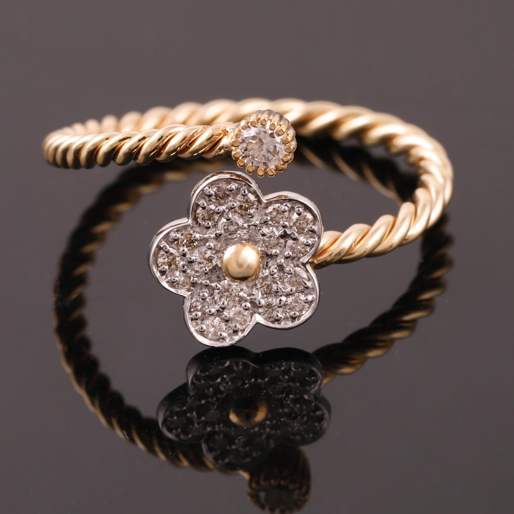18KT Gold Delite Diamond Ring