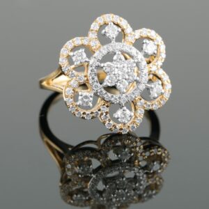 18KT Gold Unique Diamond Ring