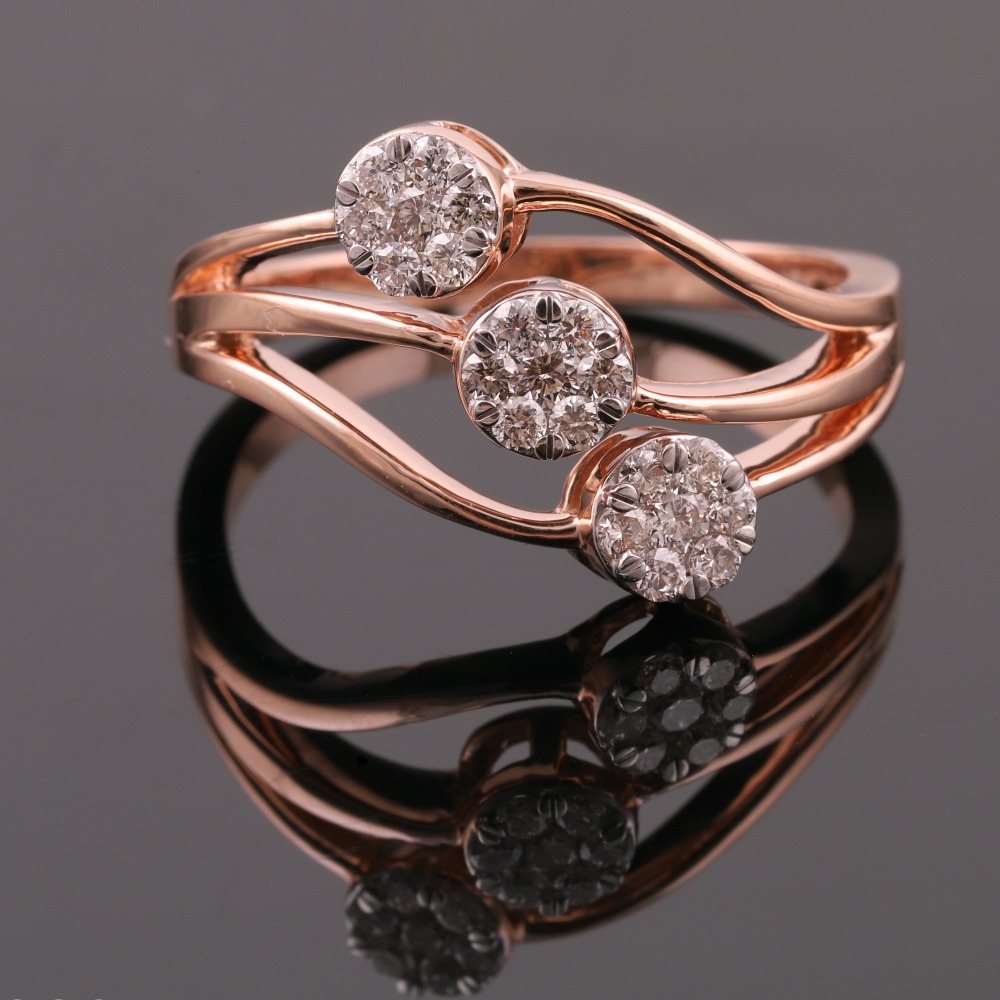 18KT Gold Graceful Diamond Ring