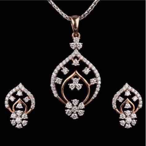 18KT Flower Design Antique Real Diamond Pendant Set