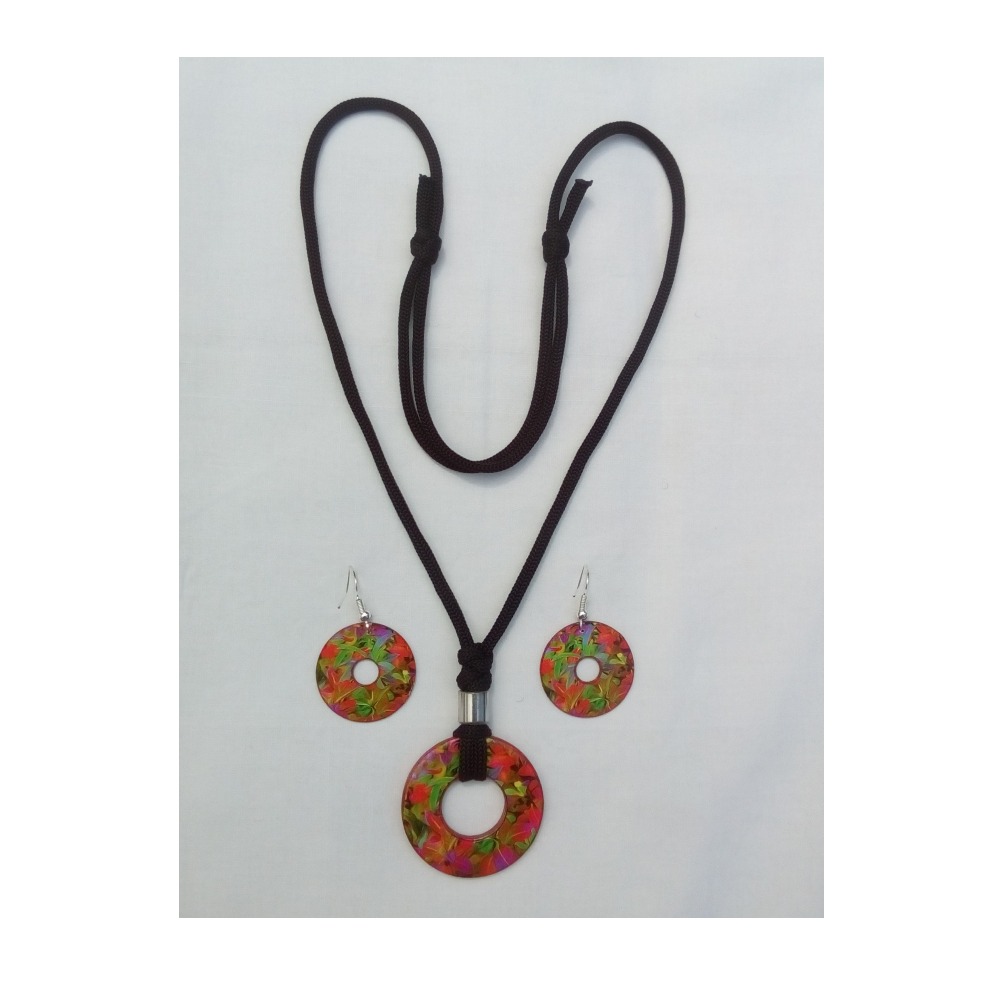 Multicolor Necklace Set ( Pieces )