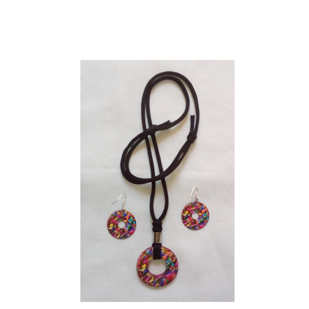 Multicolored Ladies Modern Necklace Set Pieces