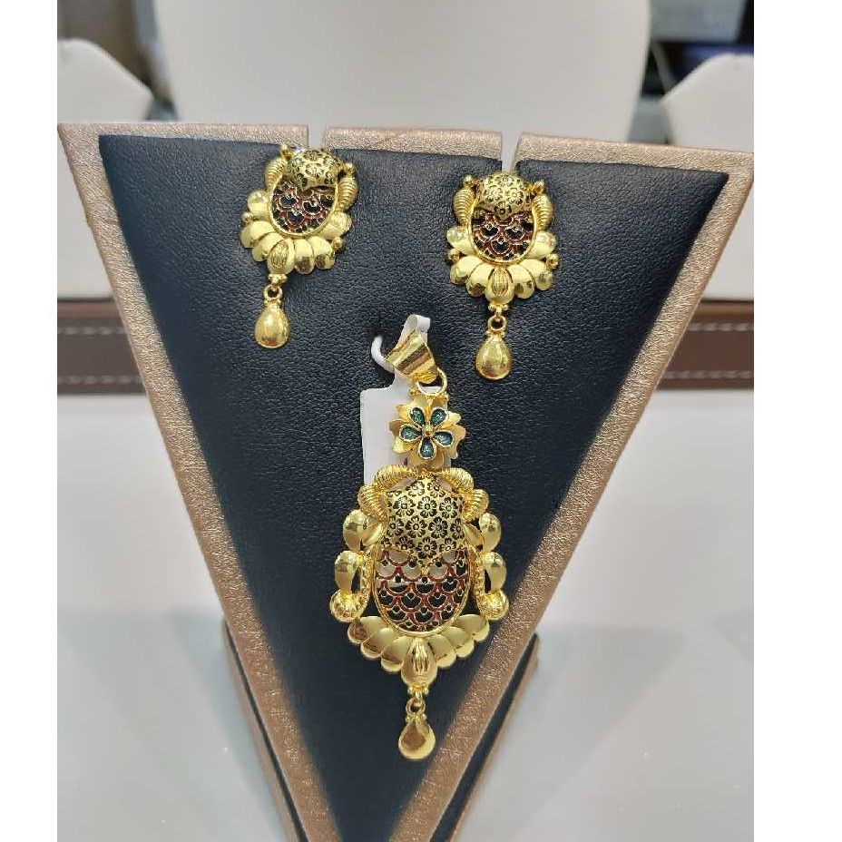 22KT Gold Meenakari Pendant Set