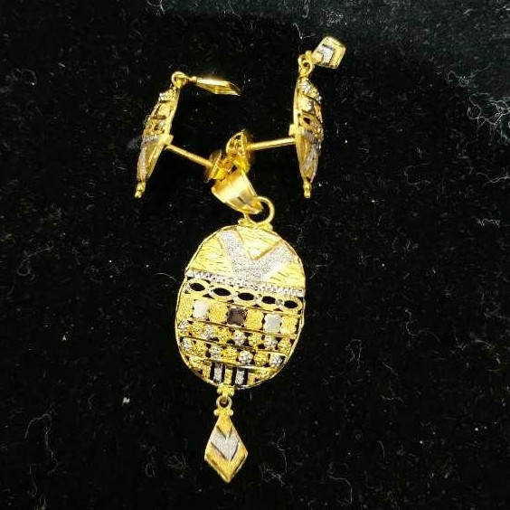 22KT Gold Pendant Set