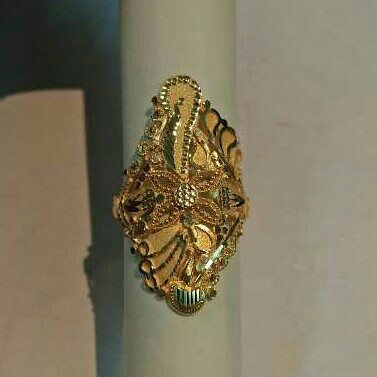 Gold Ladies Fancy Ring