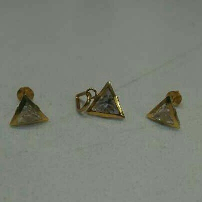 18KT Ladies Pendant Set