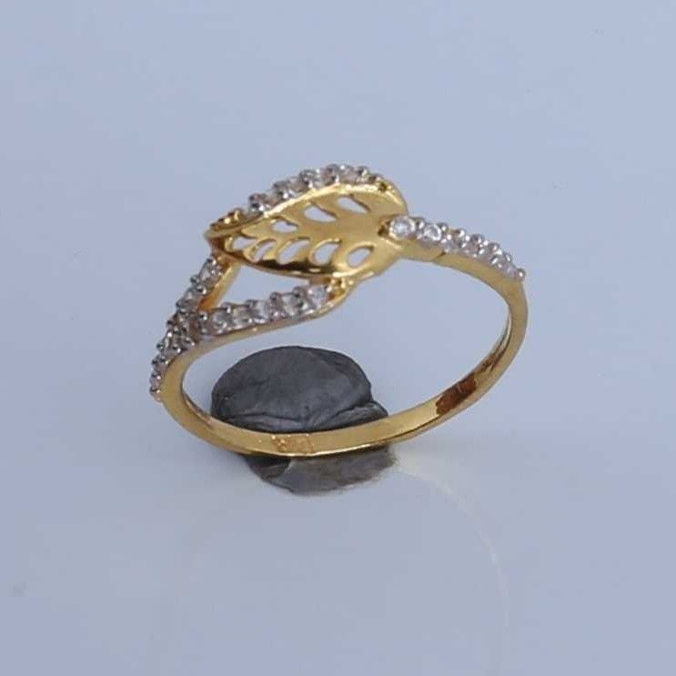 18KT Gold Natural Indian Ladies Leaf CZ Stone Butti