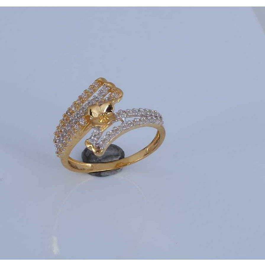 18K / 750 Gold Ladies Indian Diamond CZ Stone Ring