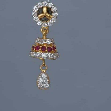 18K / 750 Gold Indian Stone CZ Butti