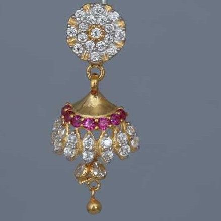 18K / 750 Gold Ladies Indian Attractive CZ Earrings