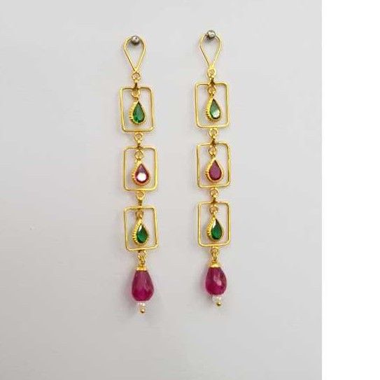 18KT Gold Fancy Earrings Latkan