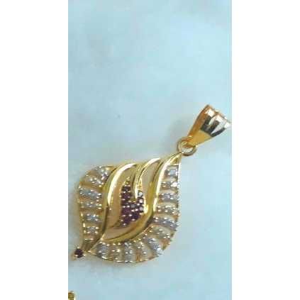 18KT Gold Ladies Indian Pendant