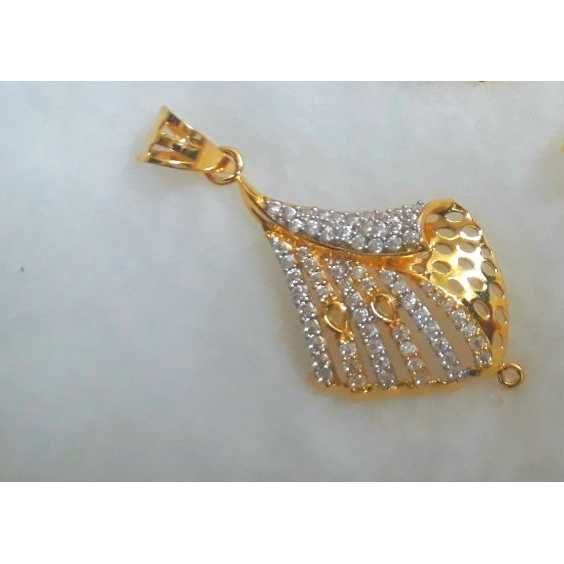 18KT Gold Ladies Indian Fancy Pendant