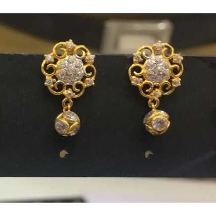750 Yellow Gold Ladies Indian Fancy Studded Earrings